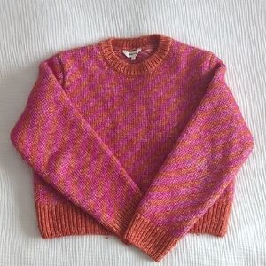 KOTN Asilah Cropped Crewneck Sweater in Pink and Orange